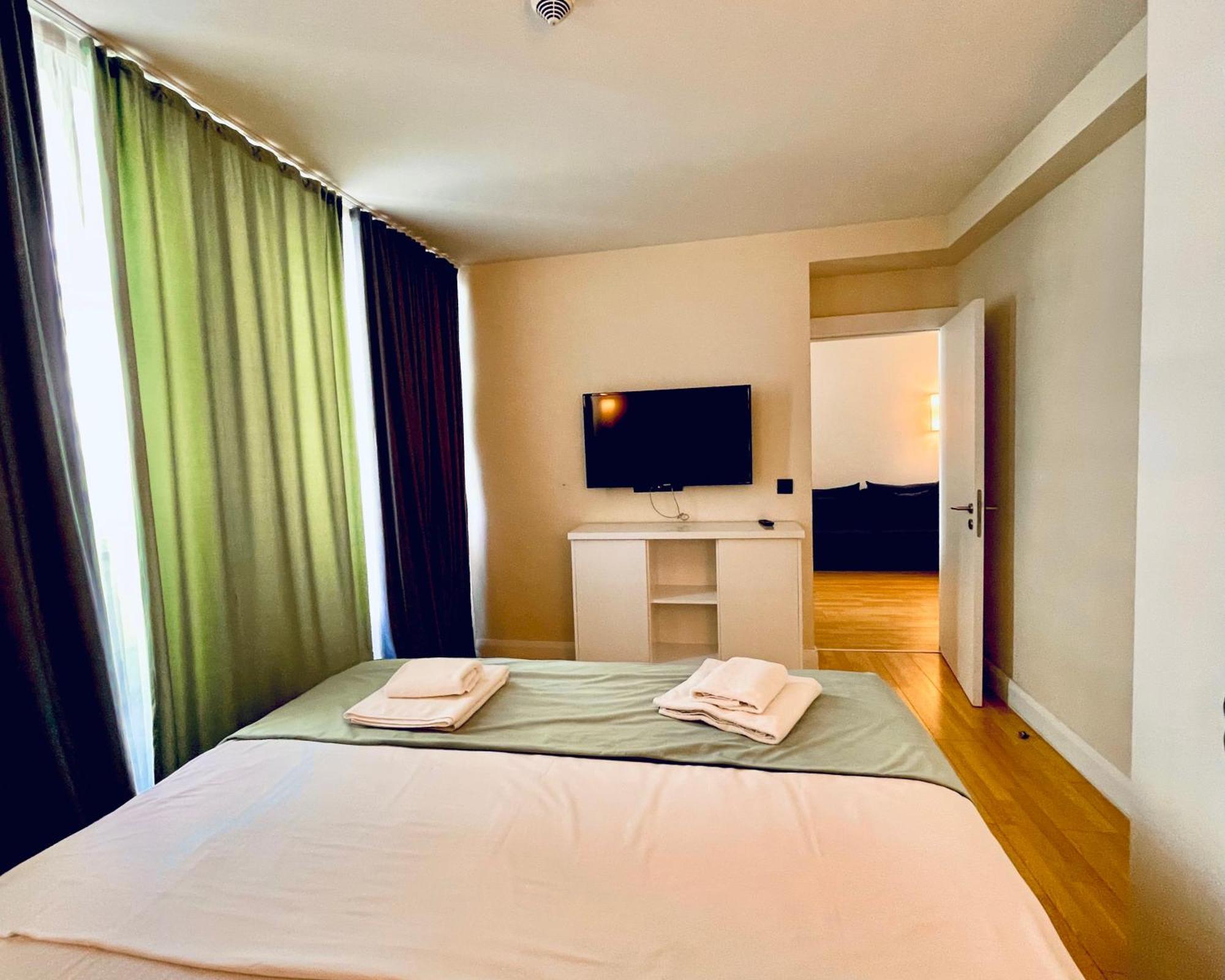 Marvella Orbi City Sea View Батуми Екстериор снимка