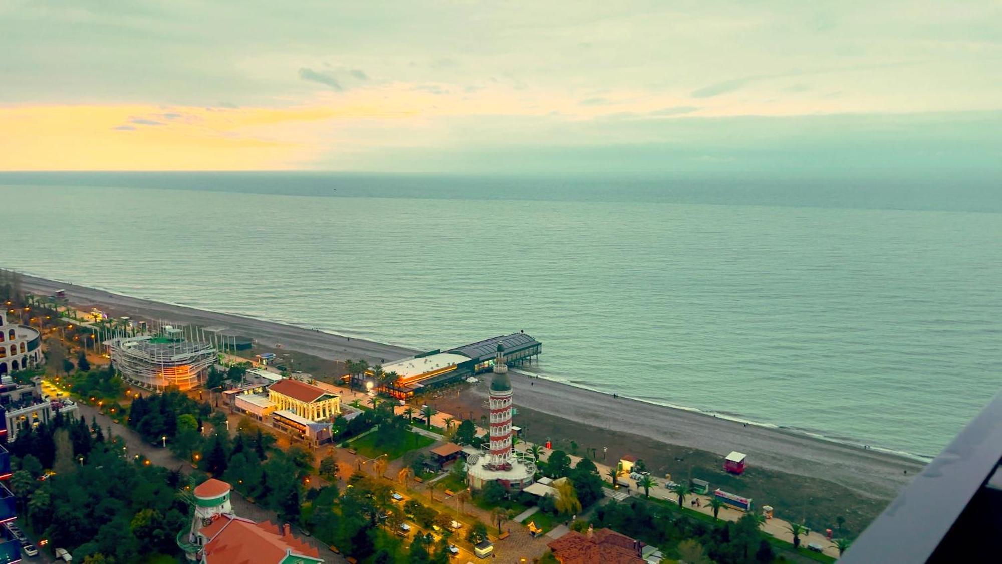 Marvella Orbi City Sea View Батуми Екстериор снимка