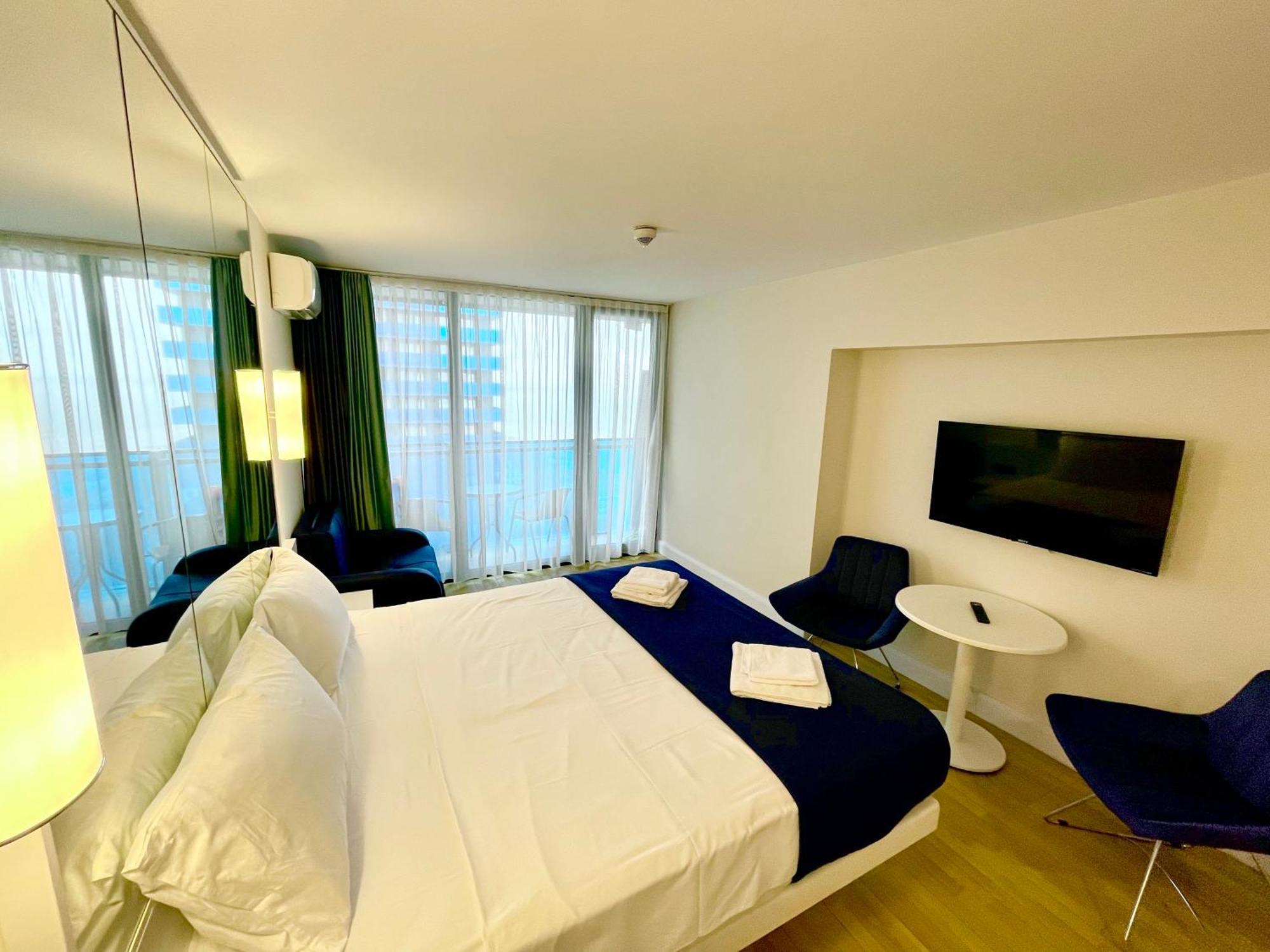 Marvella Orbi City Sea View Батуми Екстериор снимка